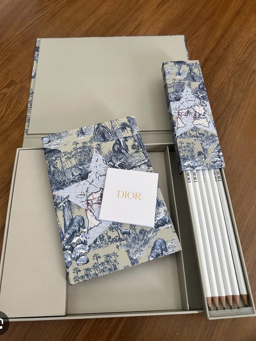 Dior Stationary Set